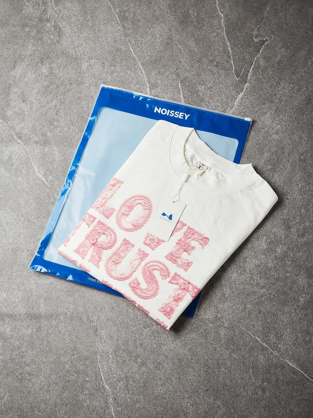 Lace Romance Unisex Tişört