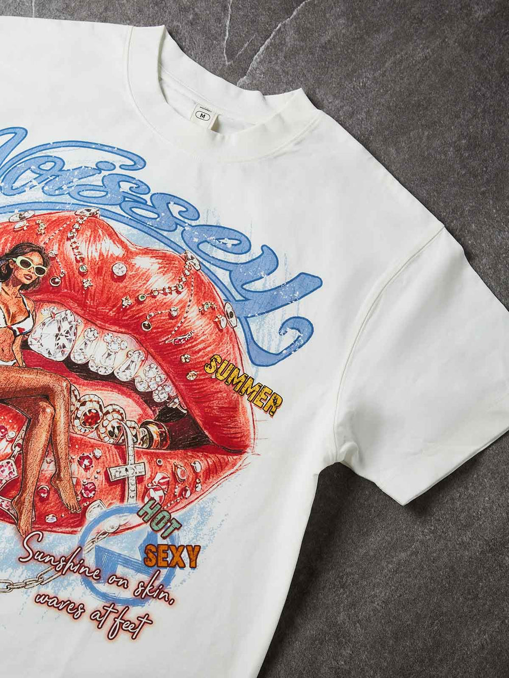 Grafiti Bikini Kız Beyaz Unisex Tişört