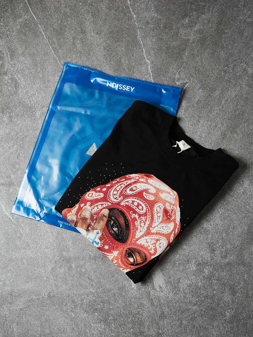 Kırmızı Bandana Maske Siyah Unisex Tişört