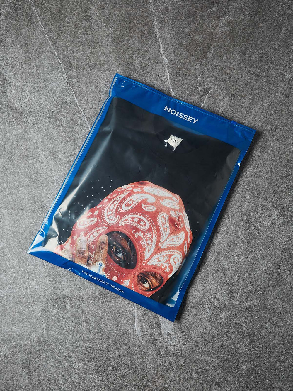 Kırmızı Bandana Maske Siyah Unisex Tişört
