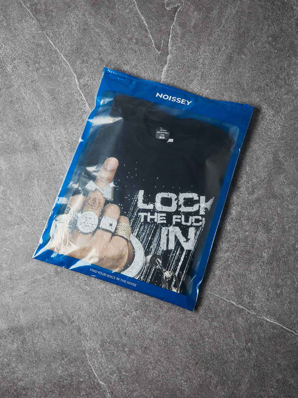 LOCK THE FUCK IN Unisex Tişört