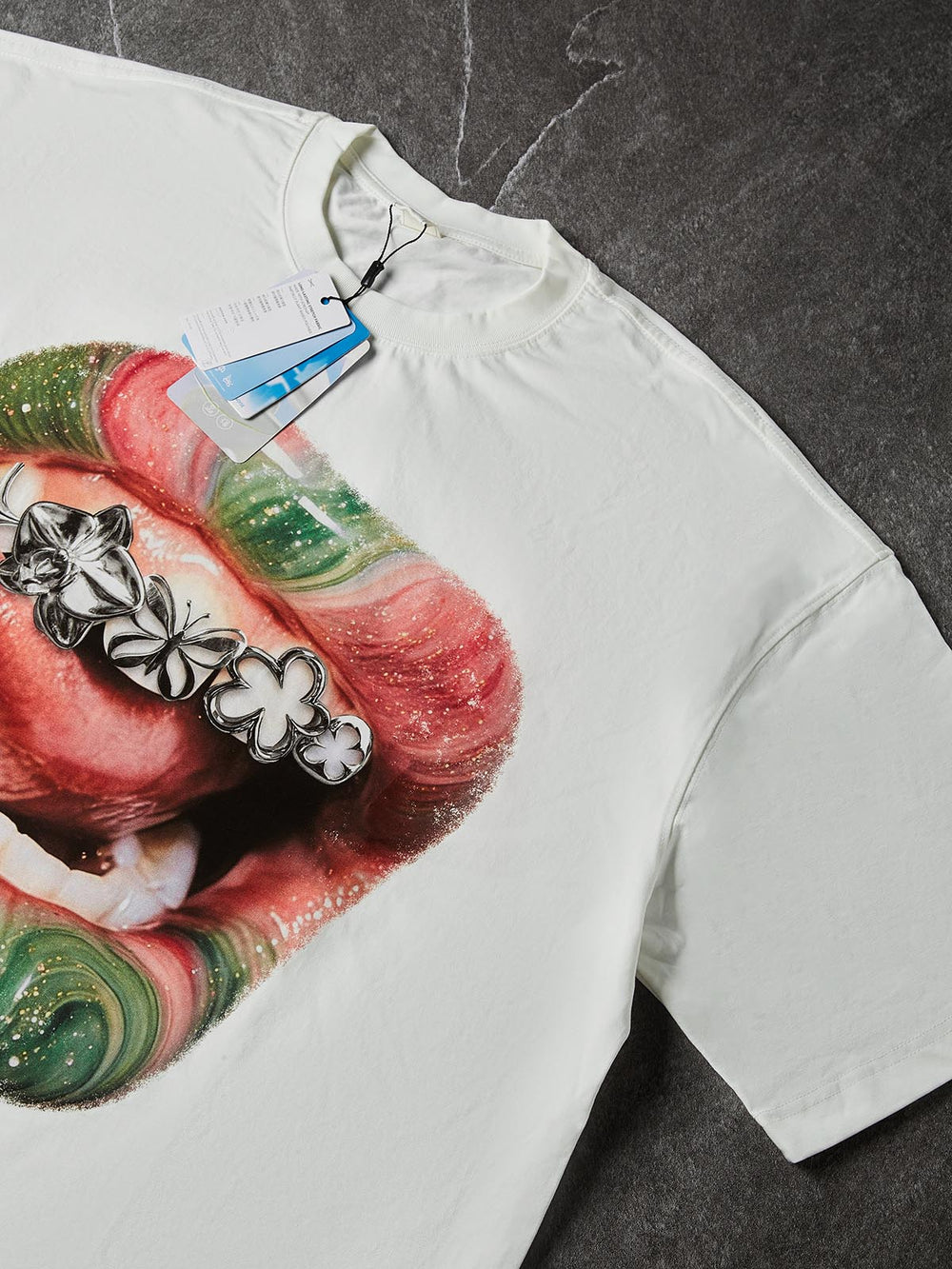 Mermer Dudak Grillz Beyaz Unisex Tişört