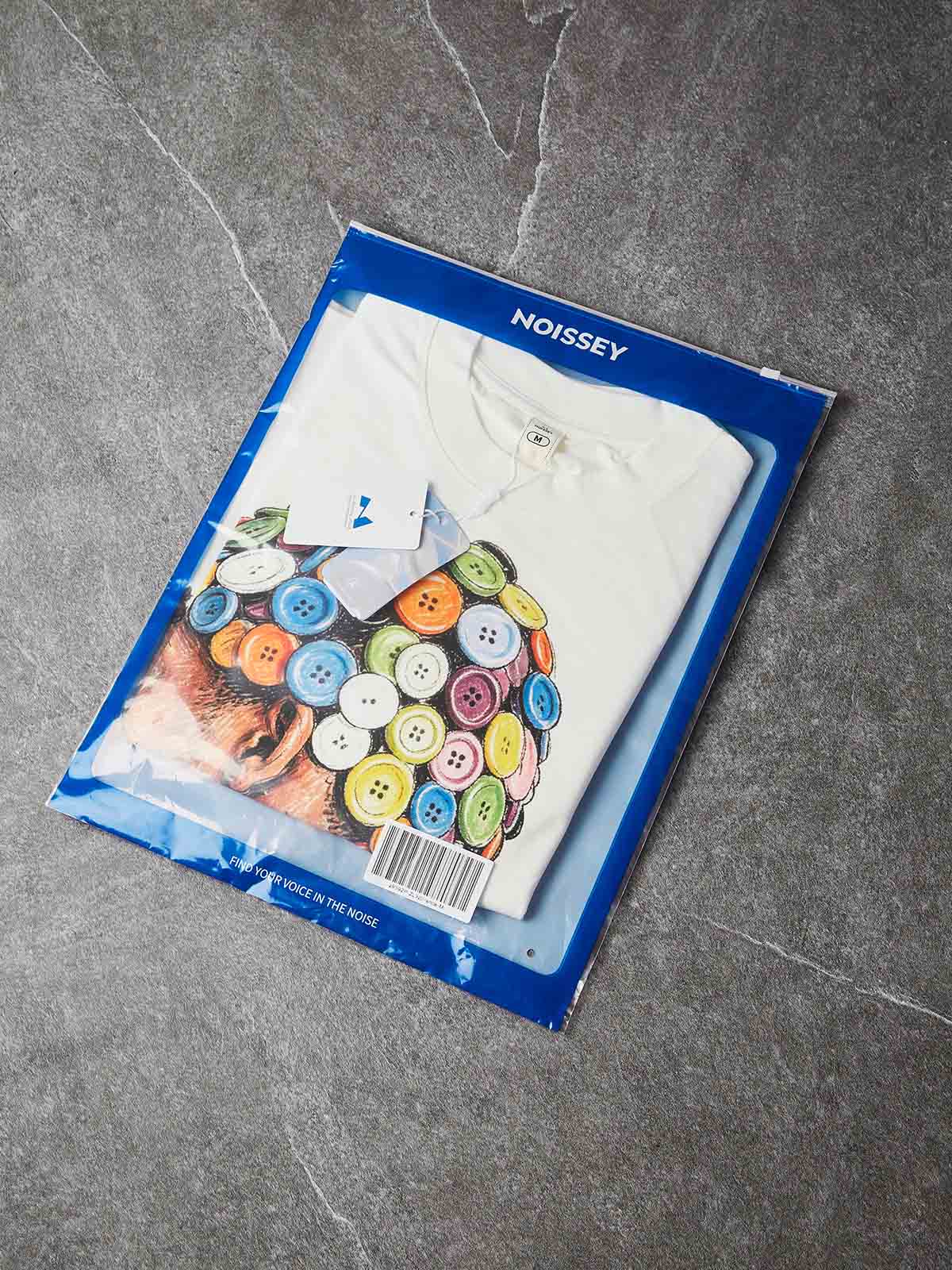 Button Necklace Beyaz Unisex Tişört