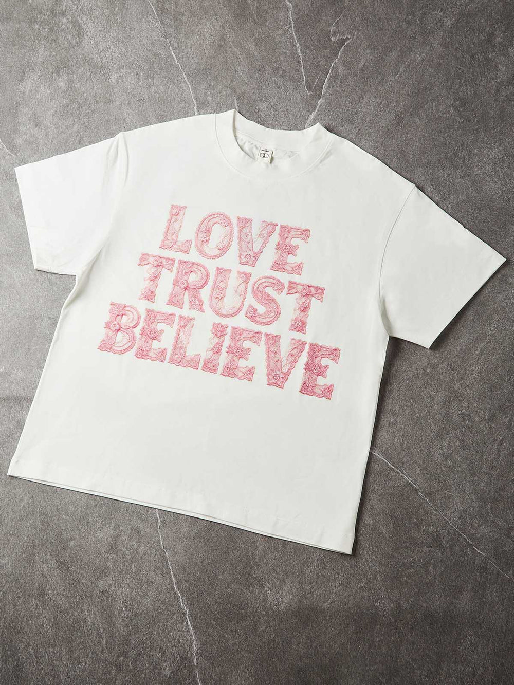 Lace Romance Unisex Tişört