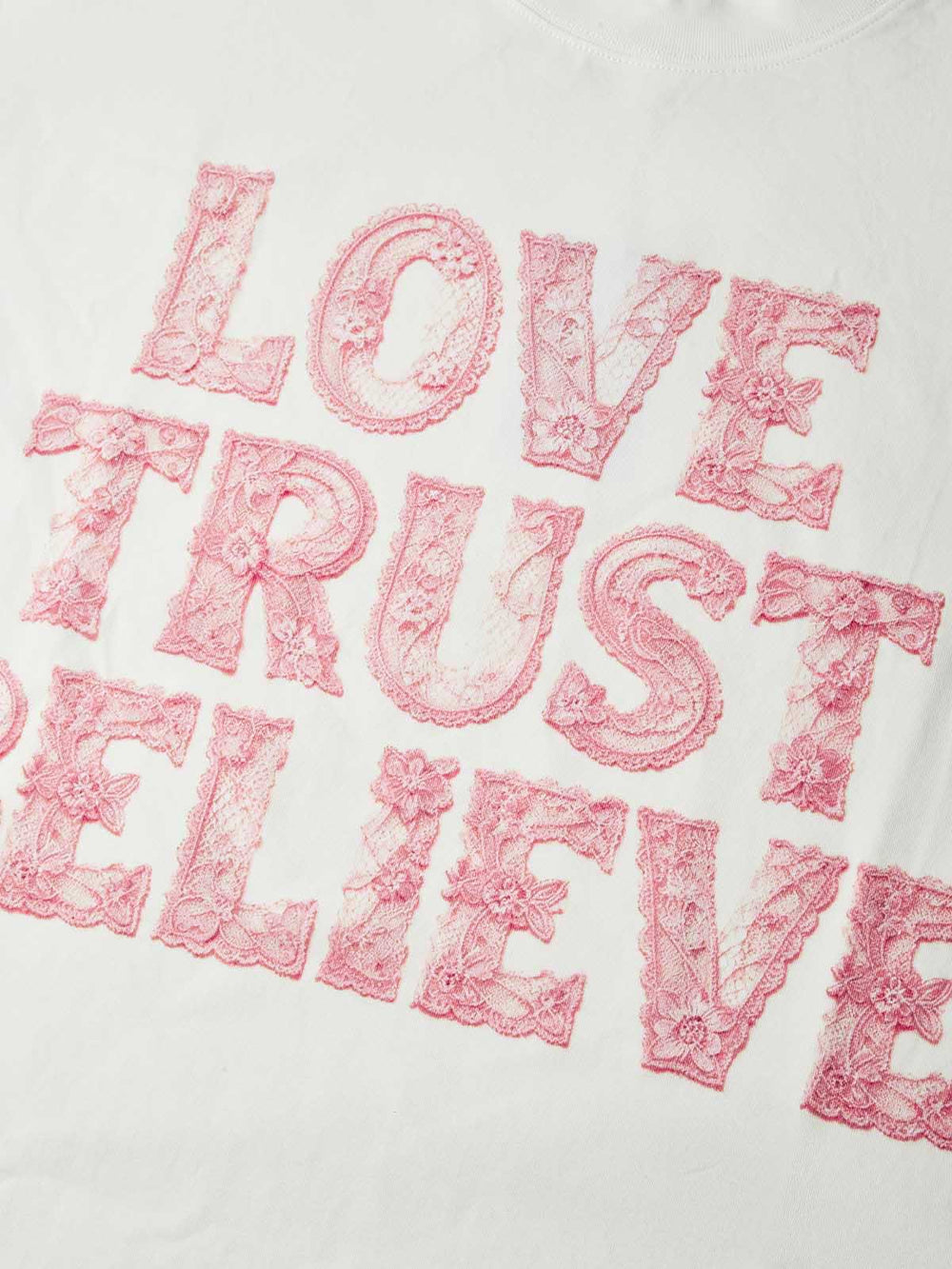 Lace Romance Unisex Tişört