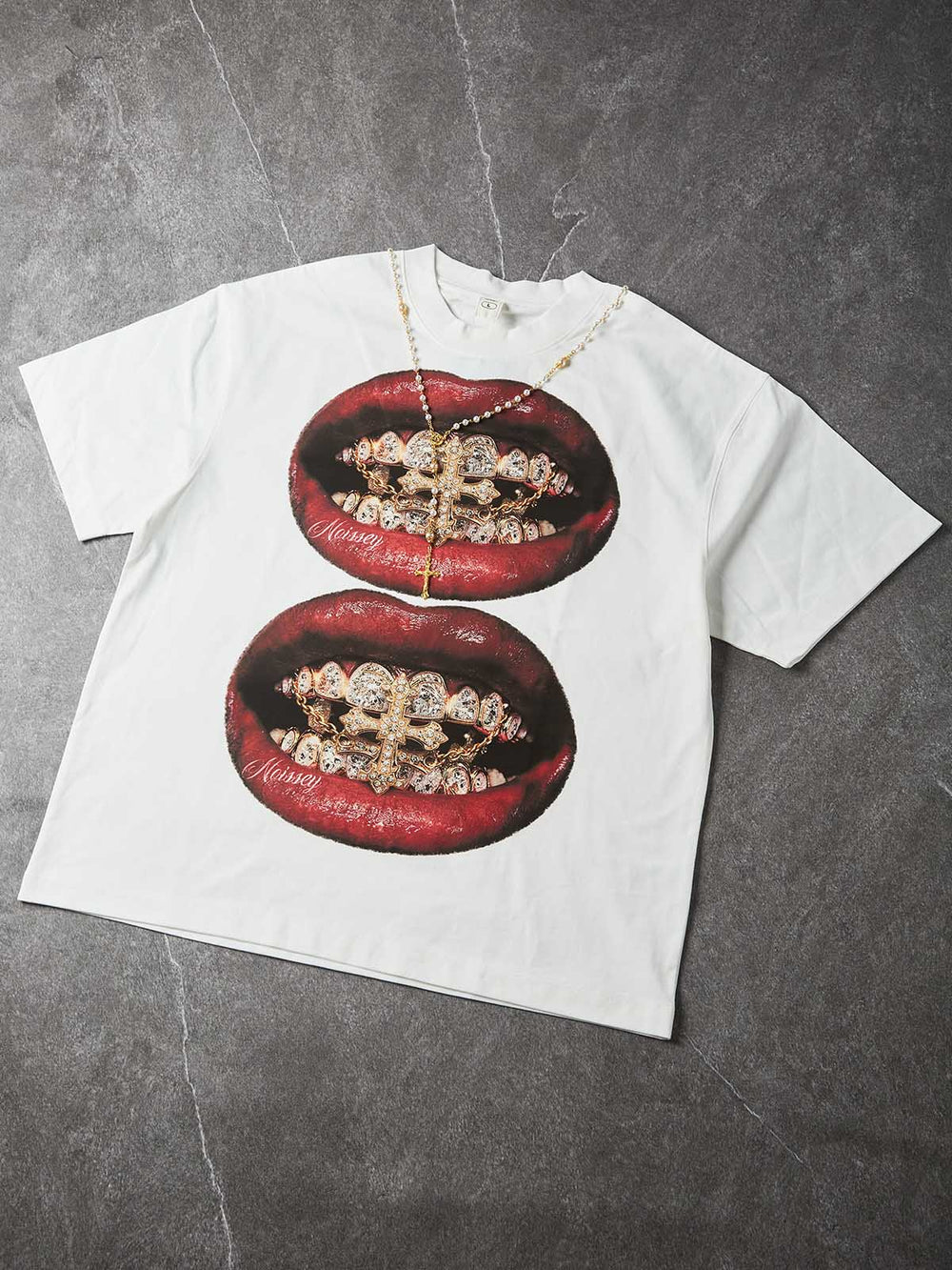 Burgundy Lips Unisex Tişört