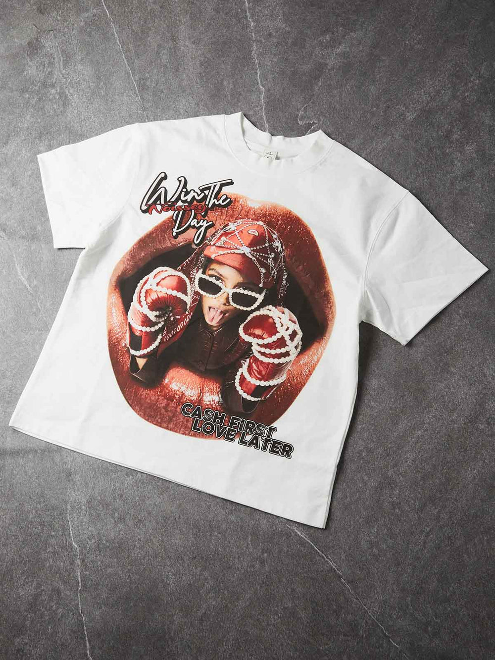 Kırmızı Dudak Boksör Beyaz Unisex Tişört