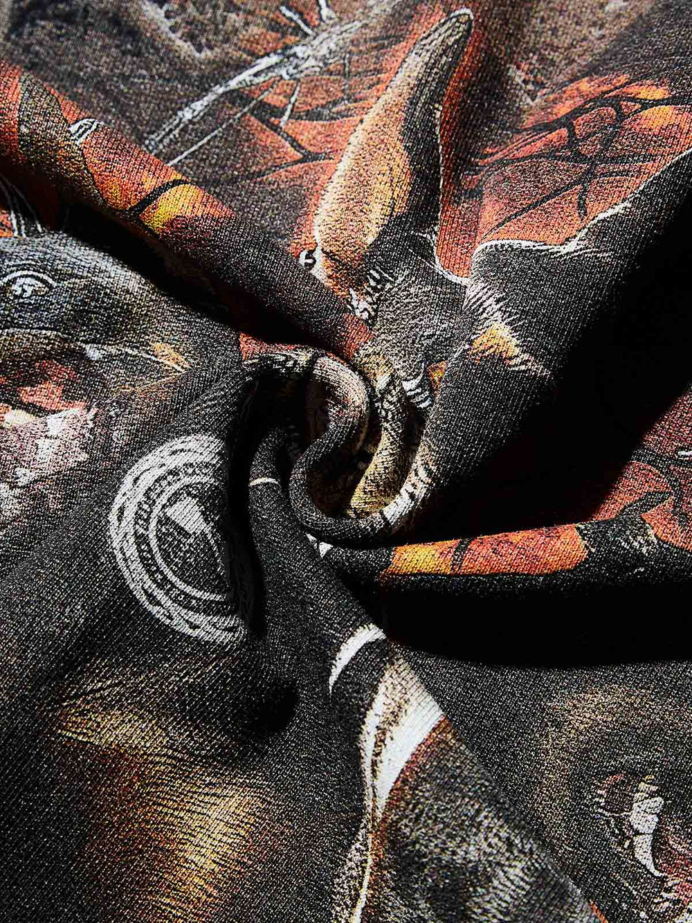 Three-Headed Doberman Breaking Through Barbed Wire Unisex Tişört