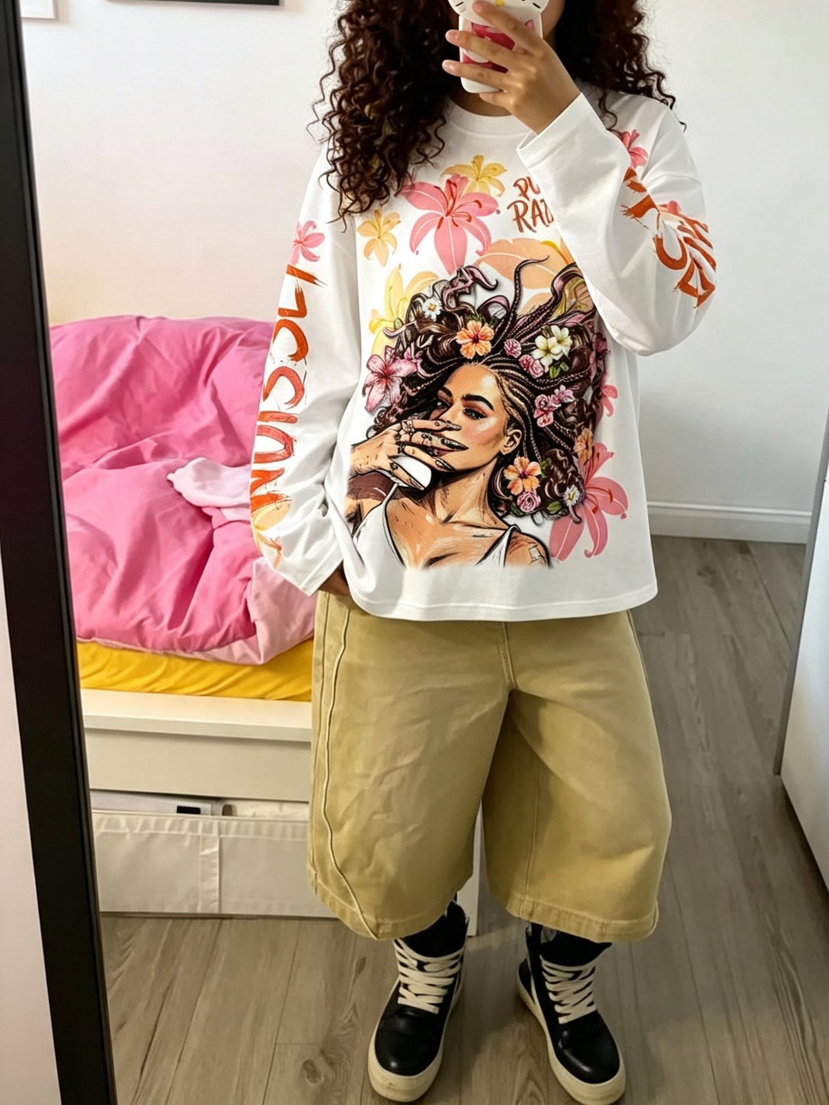 Çiçekli Örgülü Kız Beyaz Unisex Uzun Kollu Tişört